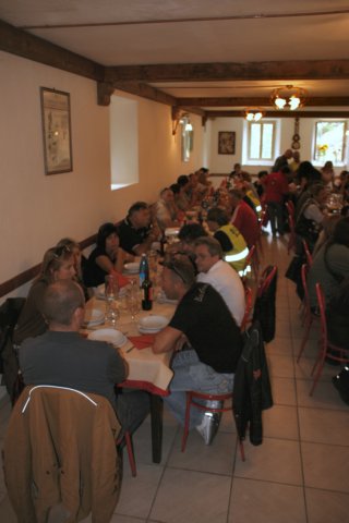 bastardinsidemeetingsabato6settembre2008pranzo12.jpg