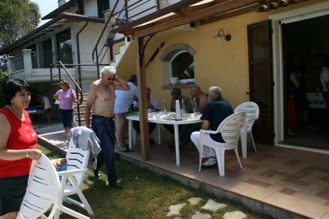mangiatadaluppresidentelupmara53.jpg