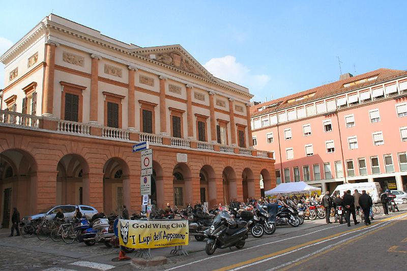 Domenica_piazza_Guidazzi_6.jpg - Domenica, piazza Guidazzi.