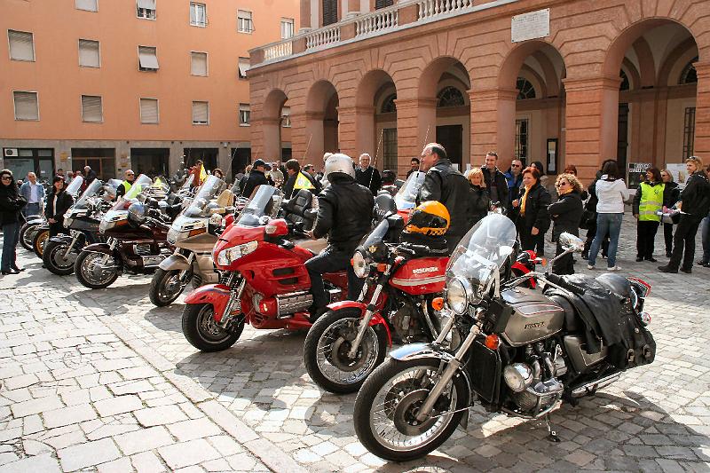 Domenica_piazza_Guidazzi_7.jpg - Domenica, piazza Guidazzi.