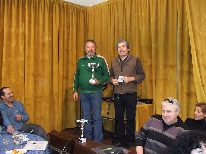 Domenica_villa_Silvia_10.JPG - Domenica, premiazione della Gold Wing d' epoca arrivata da più lontano.