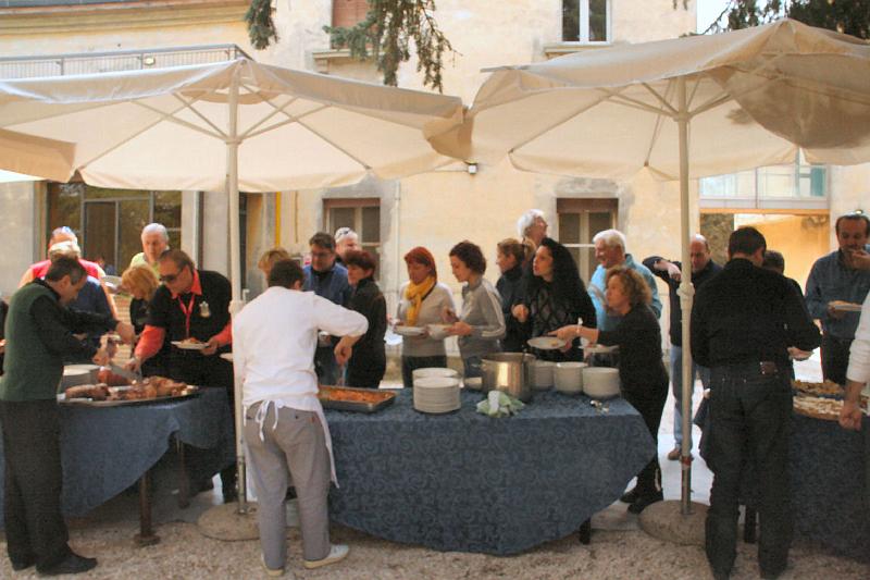 Domenica_villa_Silvia_3.jpg - Domenica, il pranzo a villa Silvia.