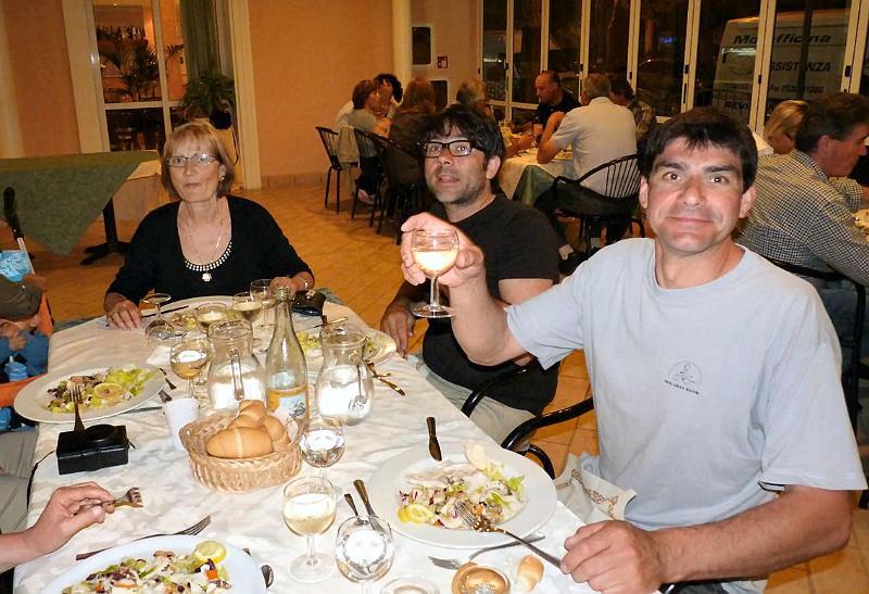 36.jpg - La cena, tavolata 14.