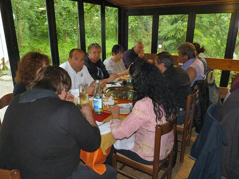 54.jpg - Il pranzo.