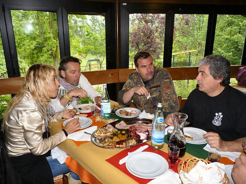 64.jpg - Il pranzo 10.